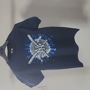 NY Yankees youth t-shirt size 14 by Lee